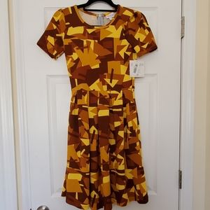 NWT XS LuLaRoe Amelia